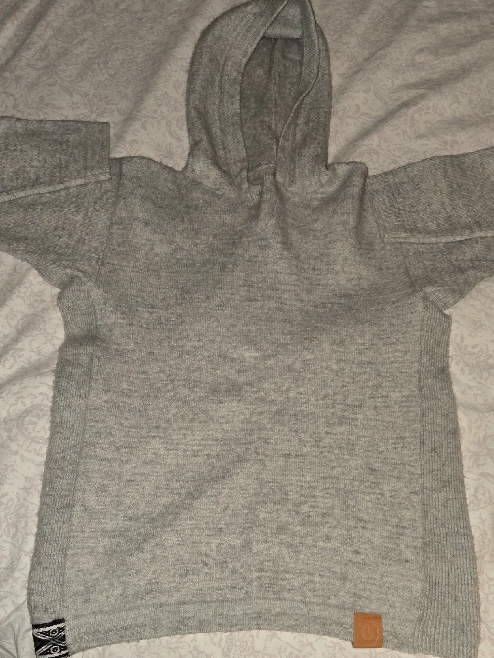 Paka Cozy Gray Hooded Women’s Sweater - Picture 1 of 6